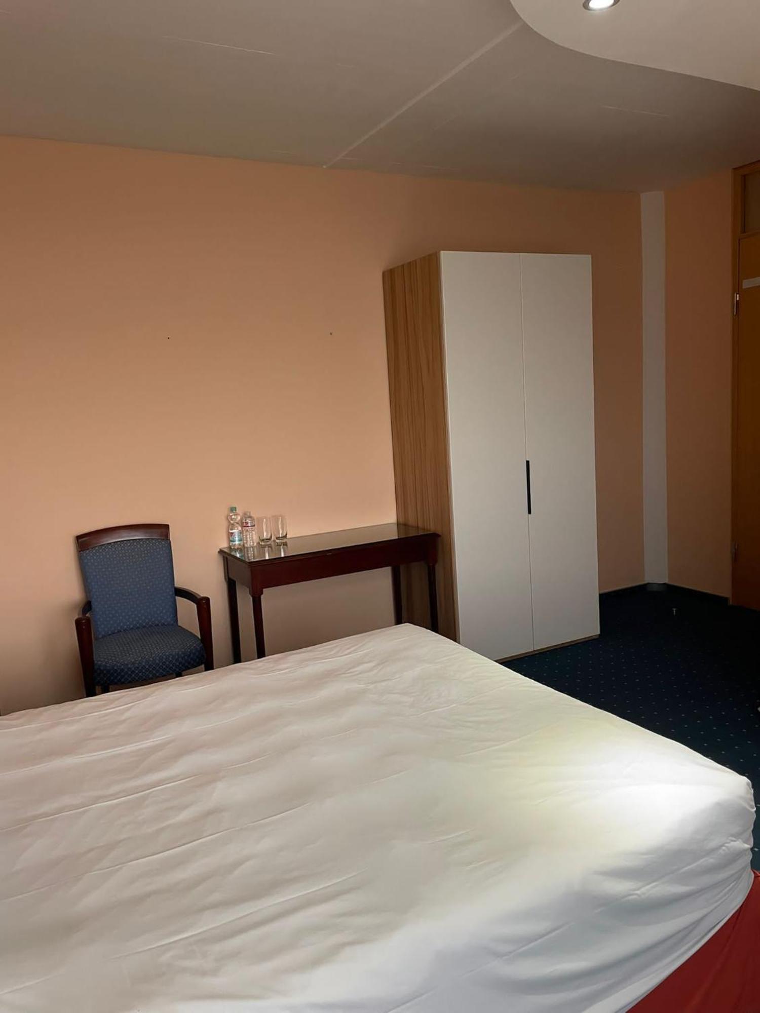 Eventhaus Lejlighedshotel Panzweiler Eksteriør billede