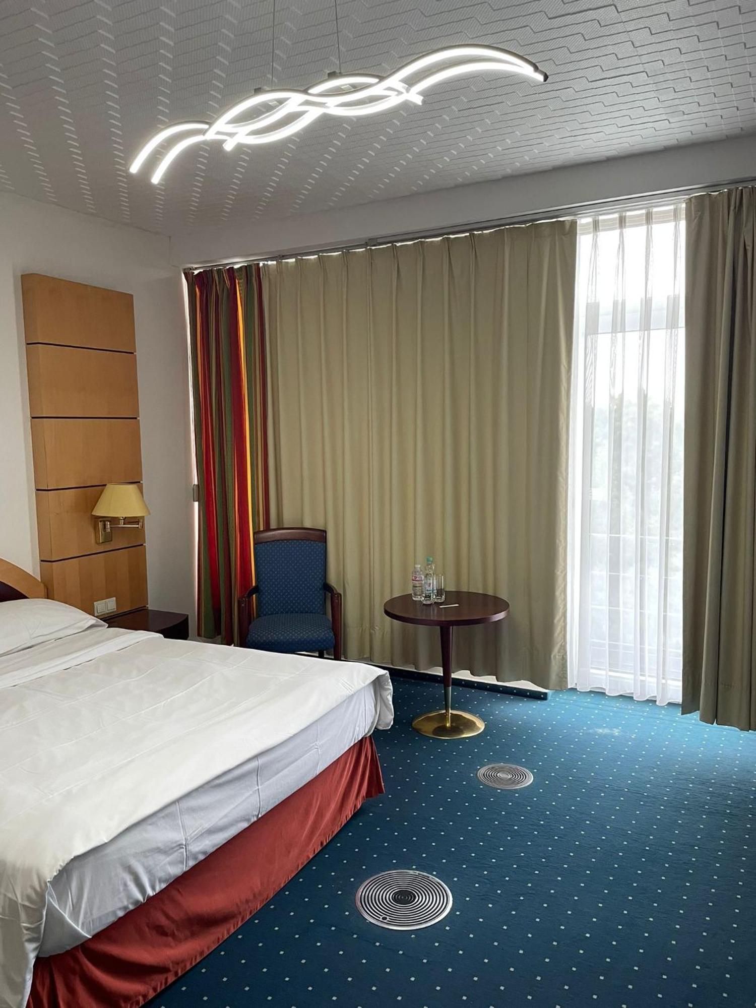 Eventhaus Lejlighedshotel Panzweiler Eksteriør billede
